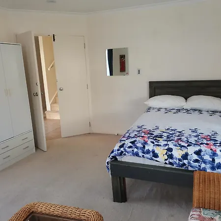 Half Moon Bay Ensuite Room